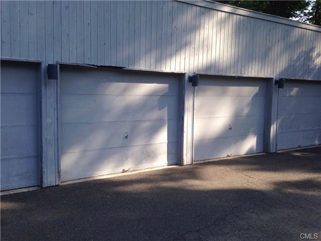 16 Fox Hill Garage, Ridgefield, CT 06877