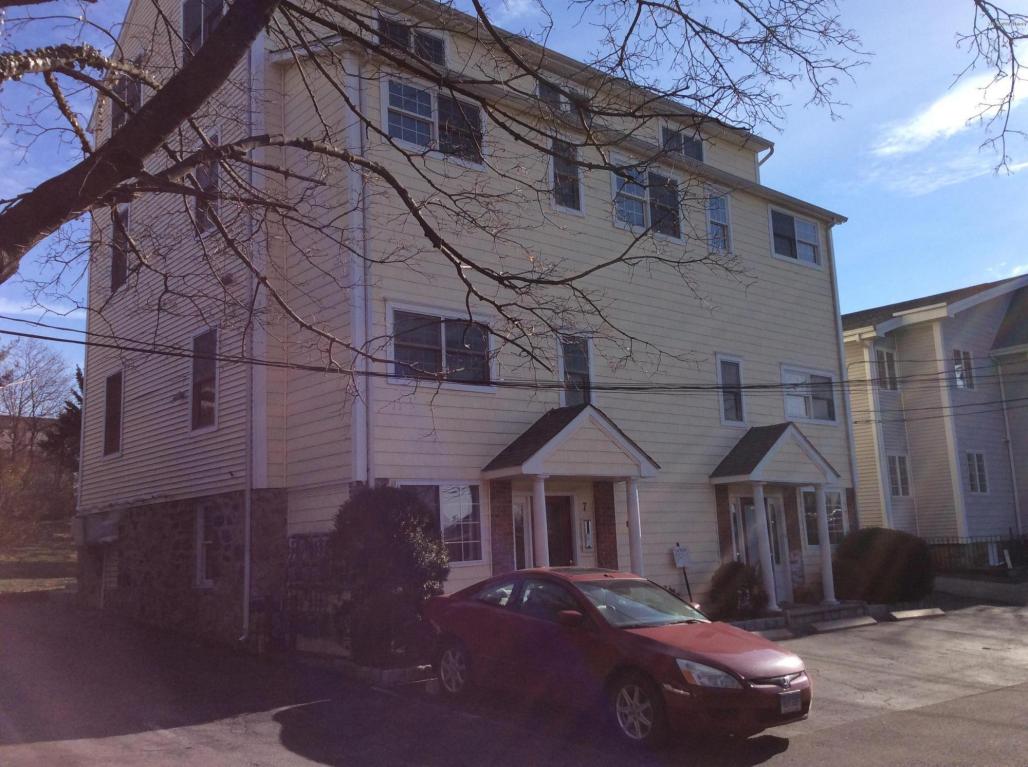 7 Wampus Lane, Riverside, CT 06878