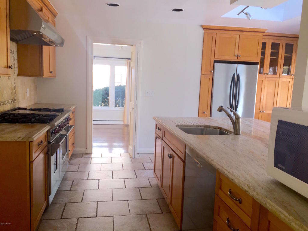 25 Linwood Avenue, Riverside, CT 06878