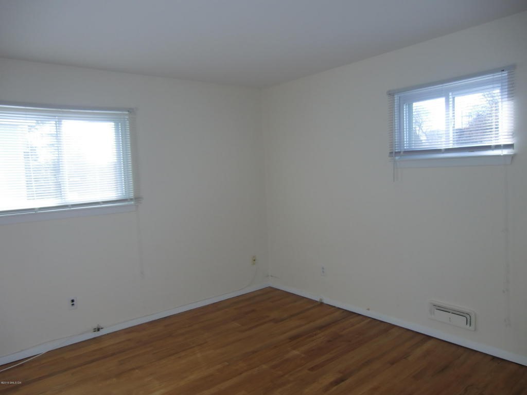 32 Amherst Road, Riverside, CT 06878