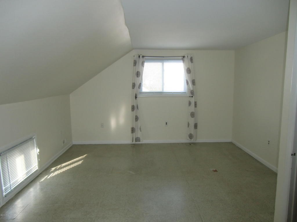 32 Amherst Road, Riverside, CT 06878