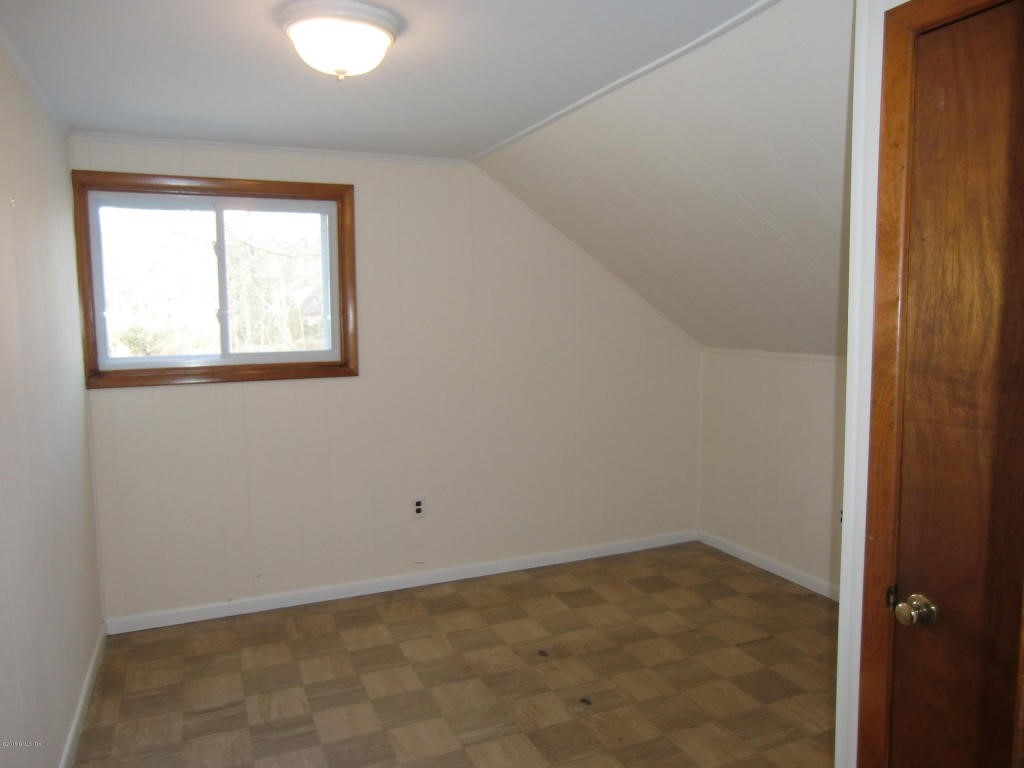 32 Amherst Road, Riverside, CT 06878