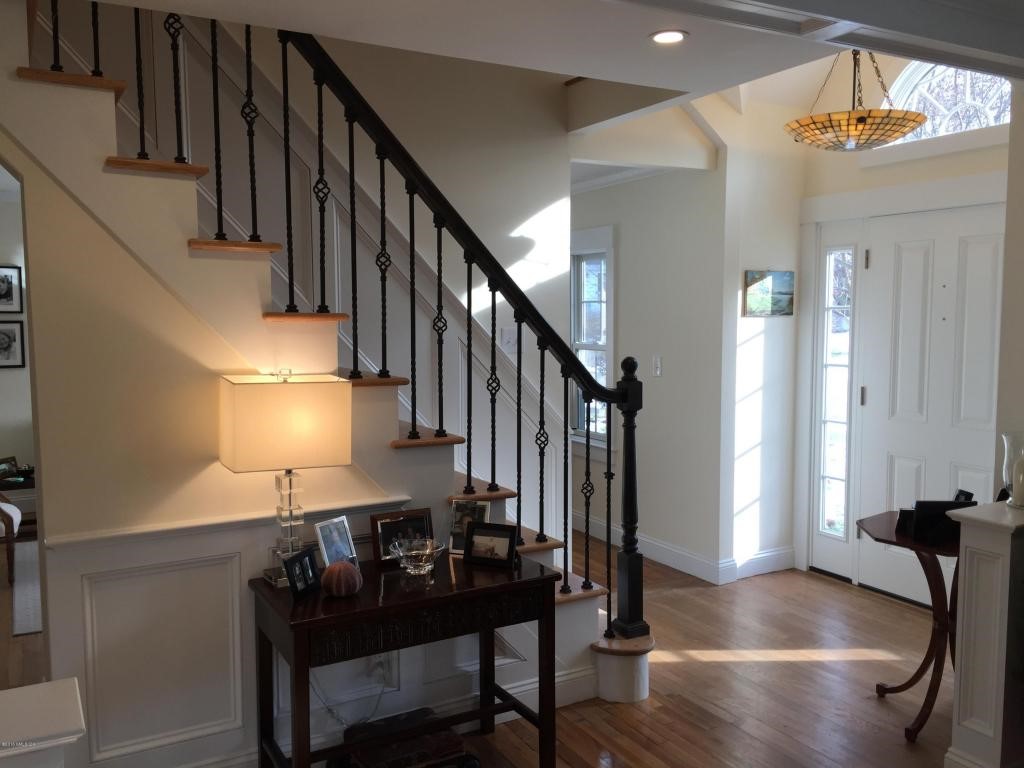 1 Gerald Court, Riverside, CT 06878