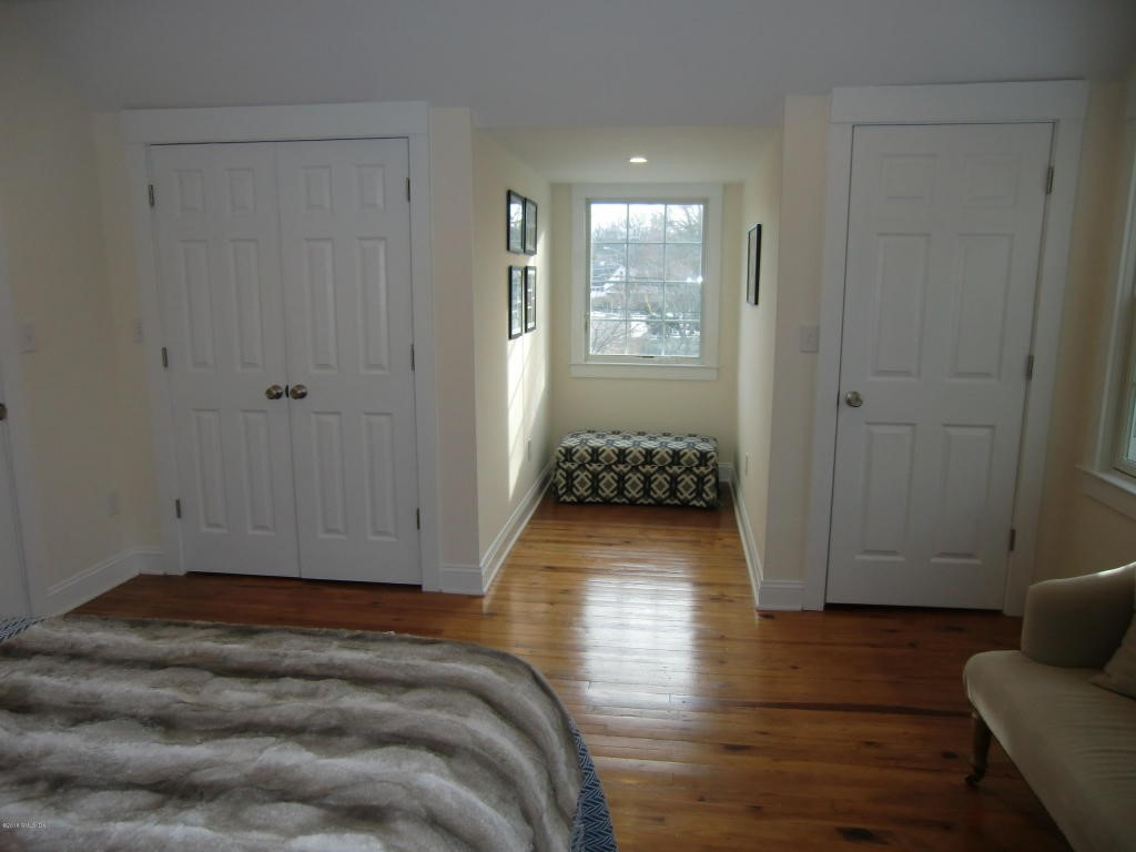 1 Gerald Court, Riverside, CT 06878