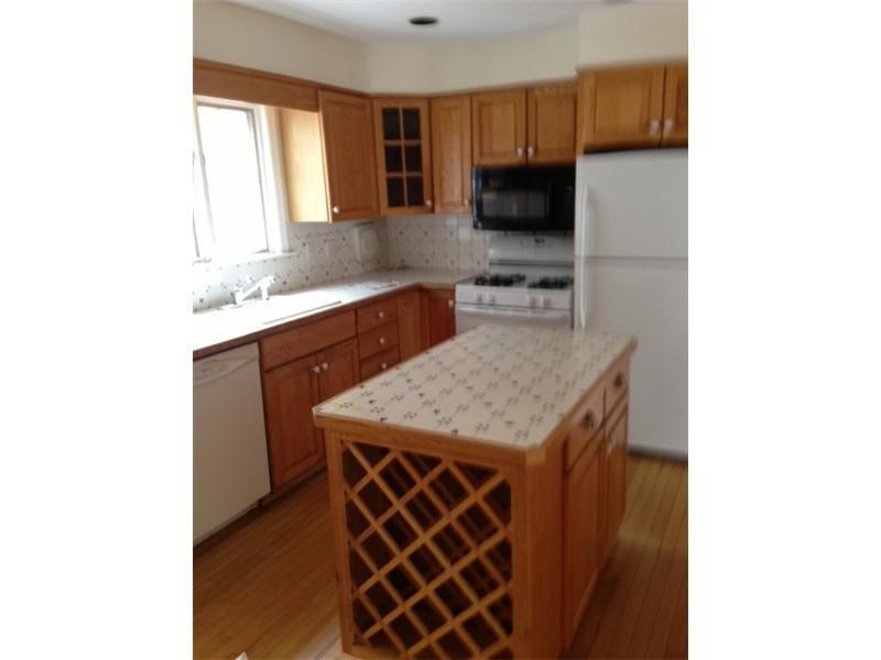 36 Mary Lane, Riverside, CT 06878