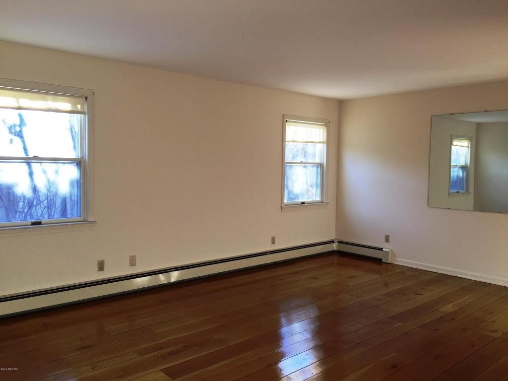 10 N Sound Beach Avenue, Riverside, CT 06878