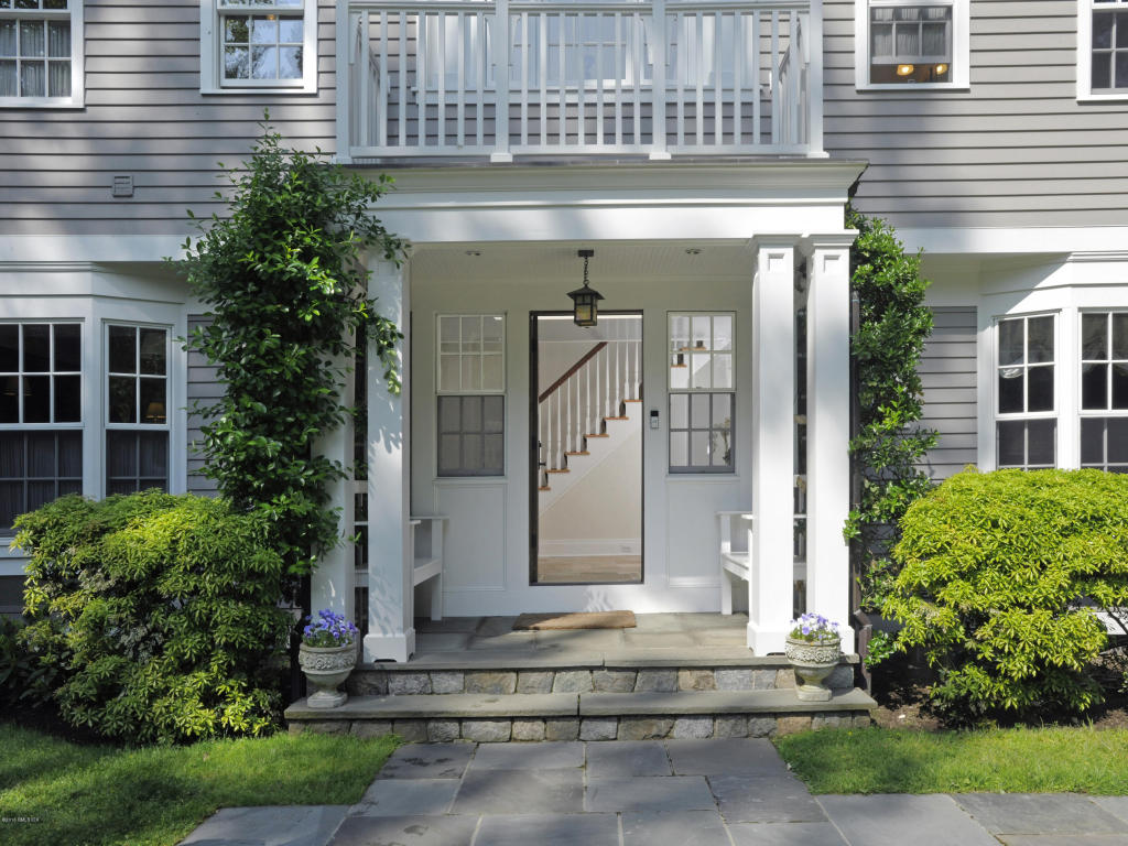 8 Cathlow Drive, Riverside, CT 06878