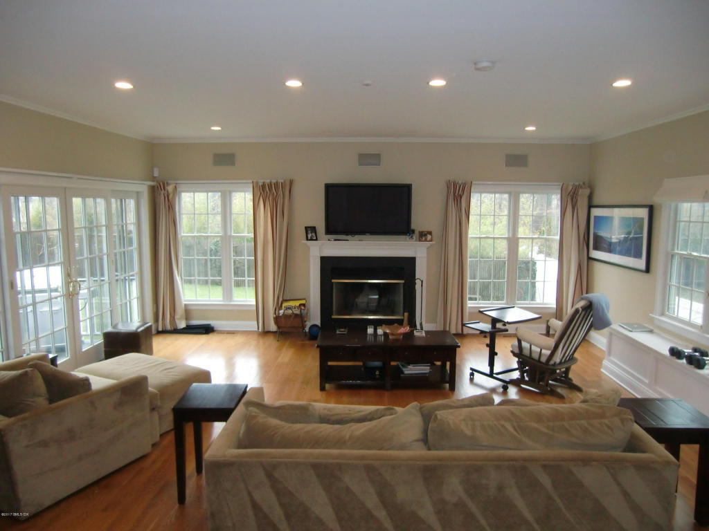 51 Oval Avenue, Riverside, CT 06878