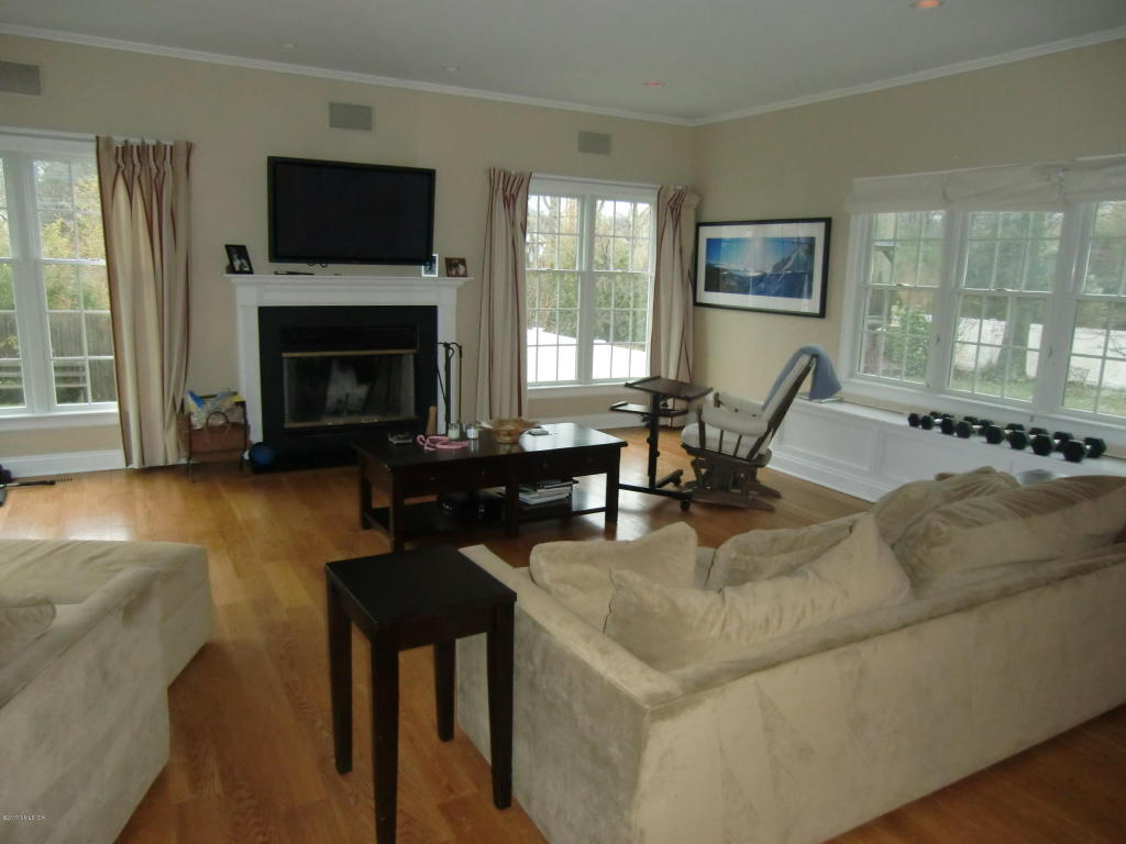 51 Oval Avenue, Riverside, CT 06878