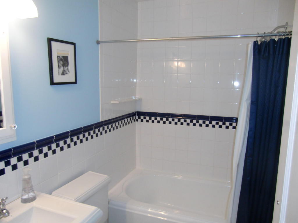 51 Oval Avenue, Riverside, CT 06878