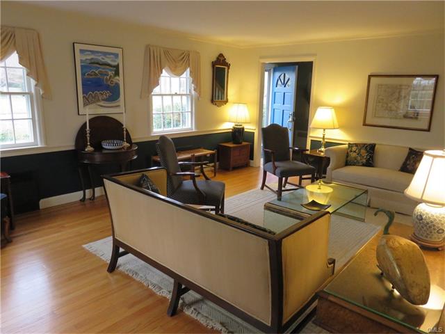14 Knoll Street, Greenwich, CT 06878