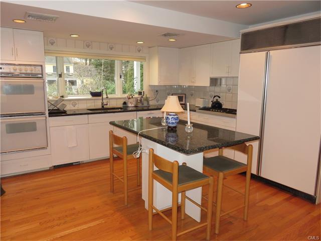 14 Knoll Street, Greenwich, CT 06878
