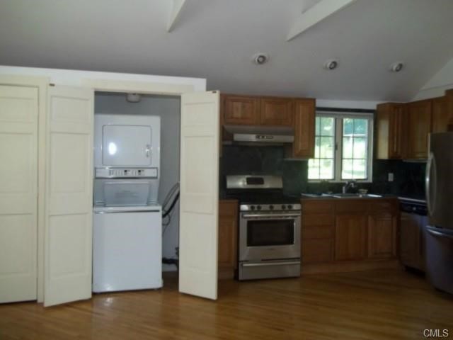 7 Deepwood Lane, Westport, CT 06880
