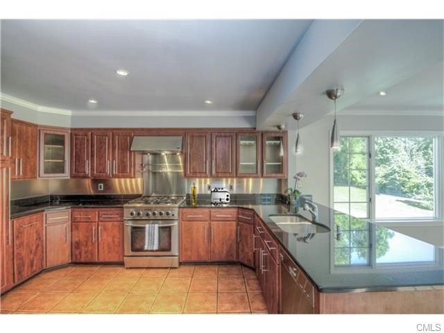 2 Elmwood Road, Westport, CT 06880
