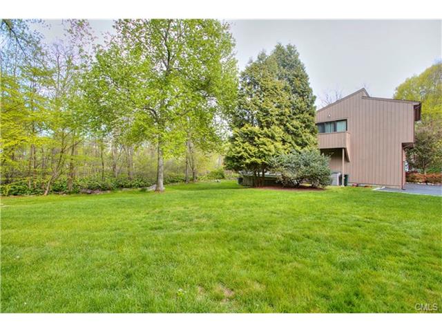 12 Stonybrook Road, Westport, CT 06880