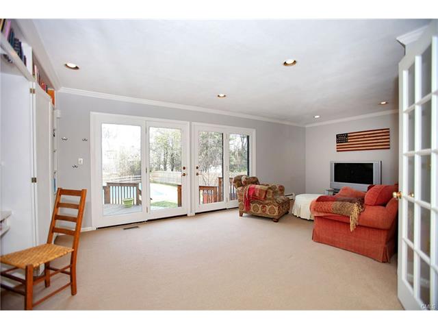 8 Pond Edge Road, Westport, CT 06880