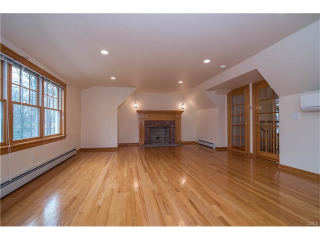 10 Fernwood Road, Westport, CT 06880