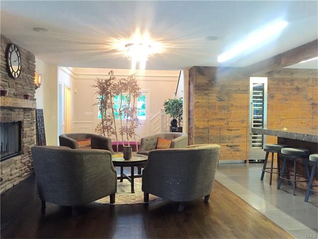 300 Newtown Turnpike, Weston, CT 06883