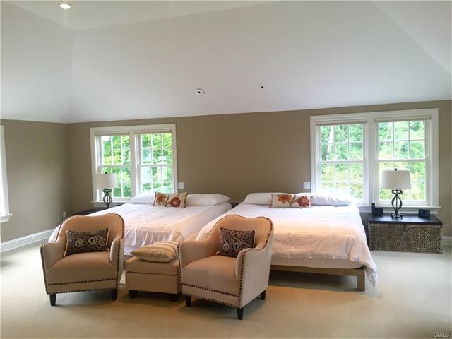 300 Newtown Turnpike, Weston, CT 06883