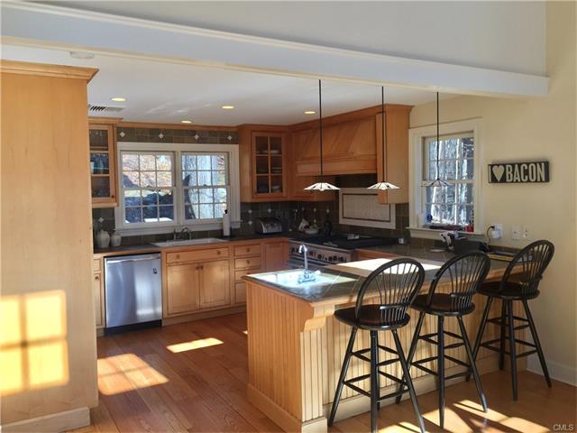 328 Newtown Turnpike, Weston, CT 06883