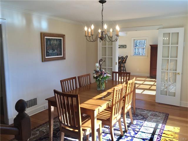 328 Newtown Turnpike, Weston, CT 06883