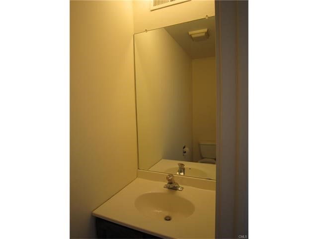 70 Glen View, Wilton, CT 06897