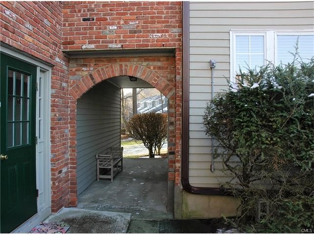 15 Village Walk, Wilton, CT 06897