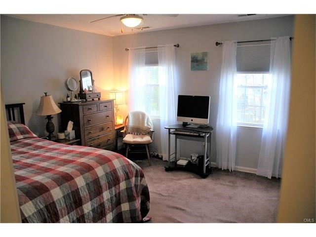 15 Village Walk, Wilton, CT 06897