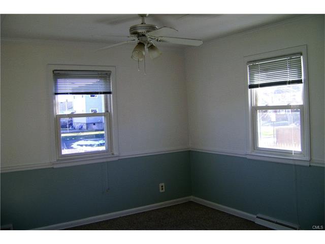 39 Claremont Street, Stamford, CT 06902