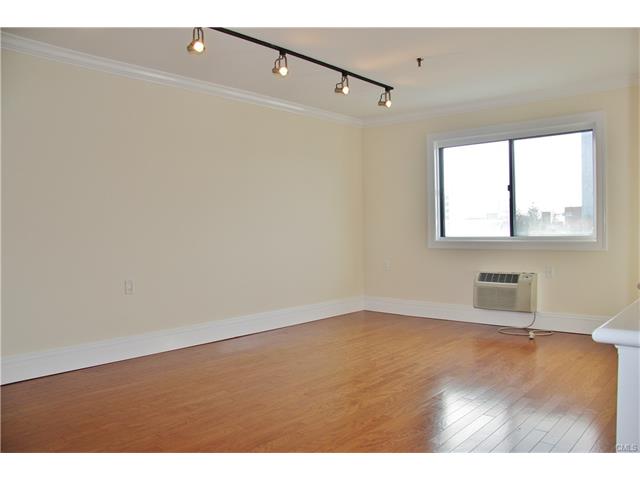 51 Schuyler Avenue, Stamford, CT 06902