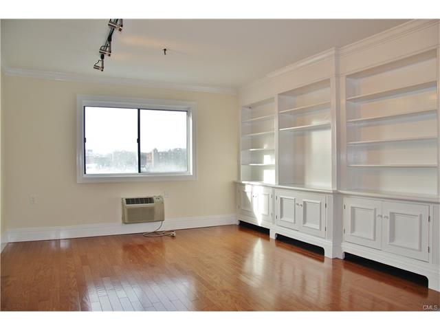 51 Schuyler Avenue, Stamford, CT 06902