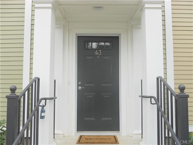 10 Stoneridge Circle, Stamford, CT 06902