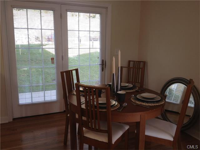 10 Stoneridge Circle, Stamford, CT 06902