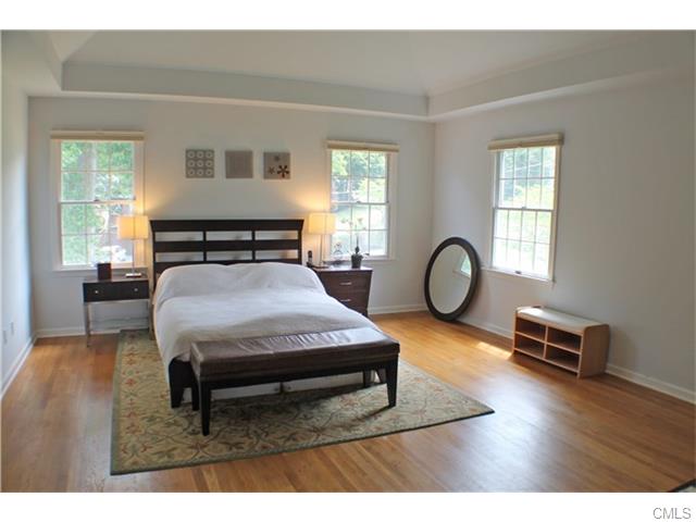 67 Stamford Avenue, Stamford, CT 06902