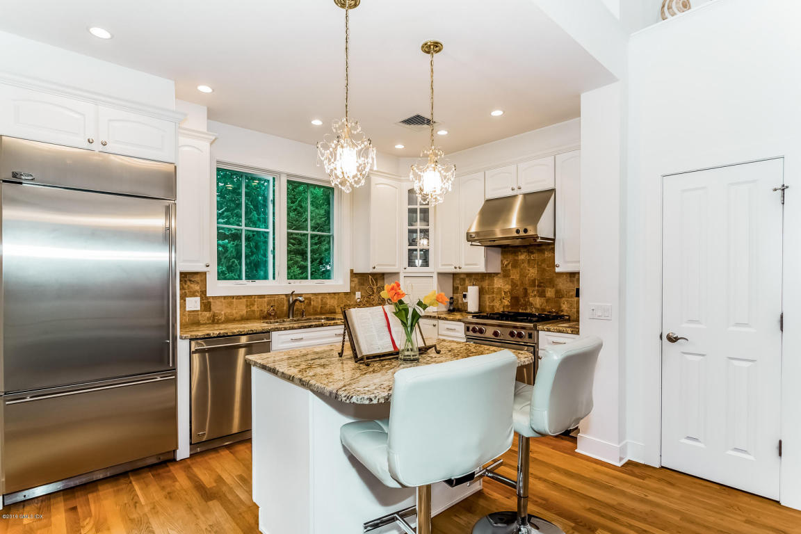 77 Havemeyer Lane, Stamford, CT 06902