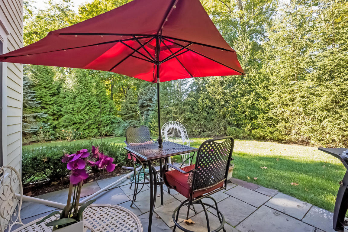 77 Havemeyer Lane, Stamford, CT 06902