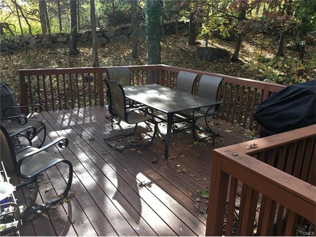 95 Hemlock Drive, Stamford, CT 06902