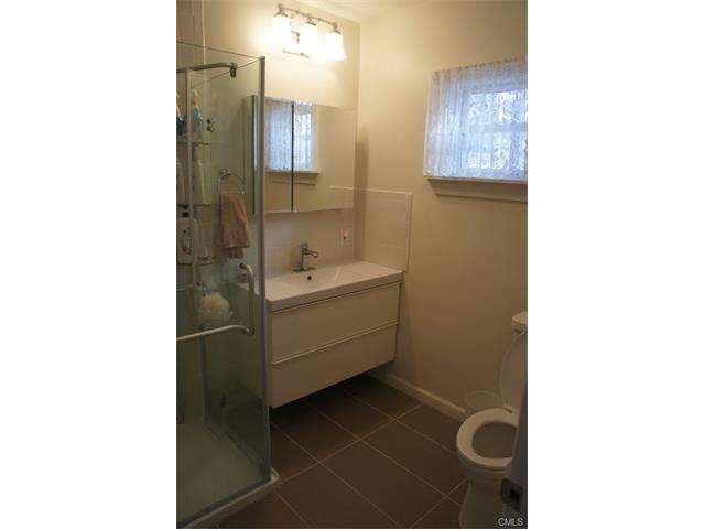 16 Manor Street, Stamford, CT 06902