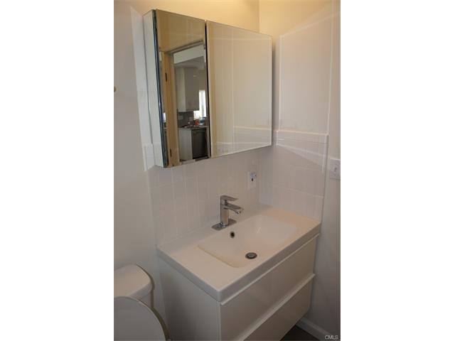 16 Manor Street, Stamford, CT 06902