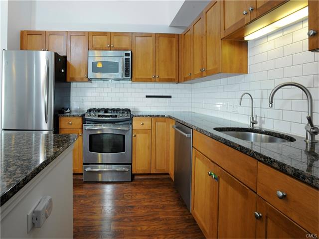 25 Adams Avenue, Stamford, CT 06902