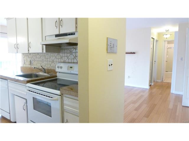 12 Tuttle Street, Stamford, CT 06902