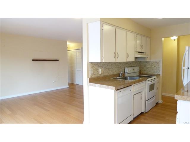 12 Tuttle Street, Stamford, CT 06902