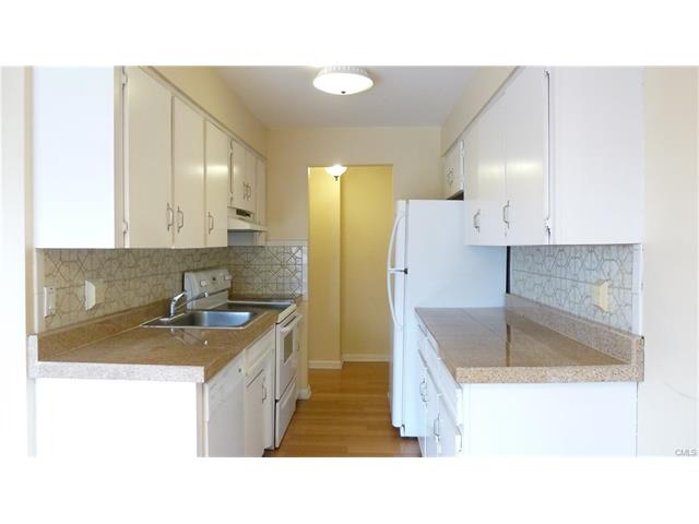 12 Tuttle Street, Stamford, CT 06902