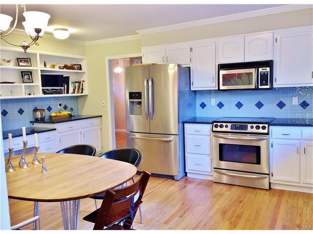 251 East Hunting Ridge Road, Stamford, CT 06903