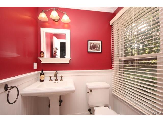 251 East Hunting Ridge Road, Stamford, CT 06903