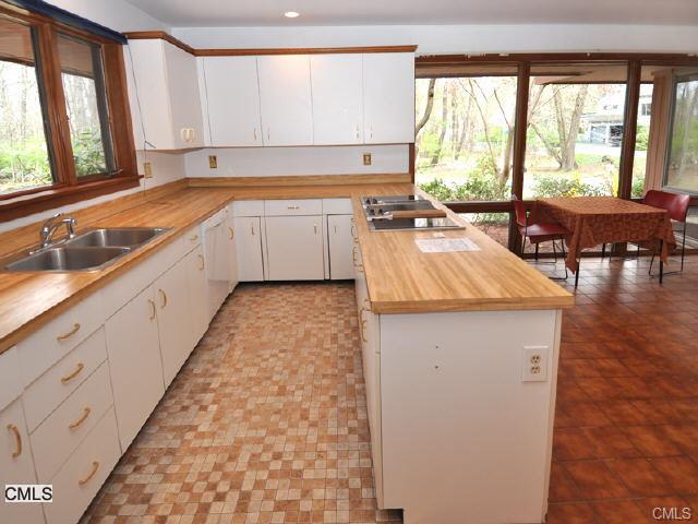 94 Aspen Lane, Stamford, CT 06903