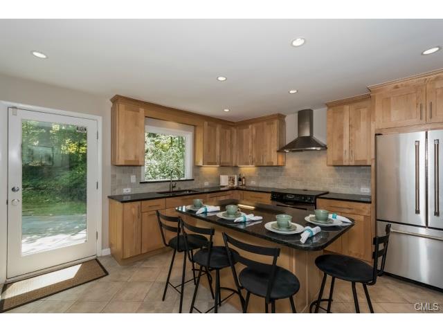 521 Den Road, Stamford, CT 06903