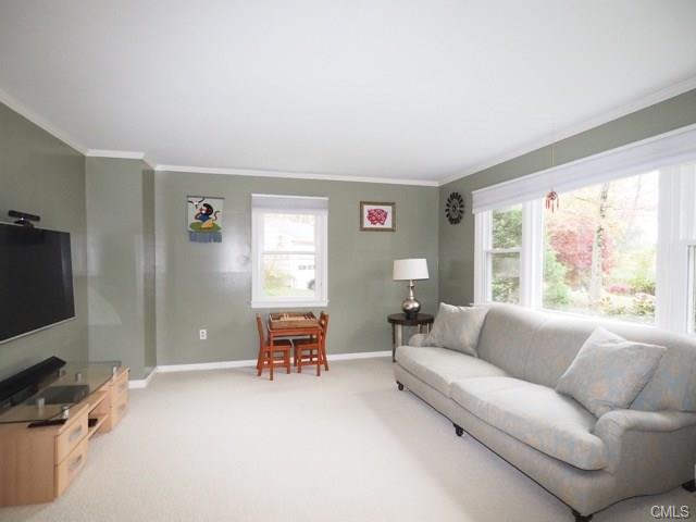40 Norvel Lane, Stamford, CT 06905