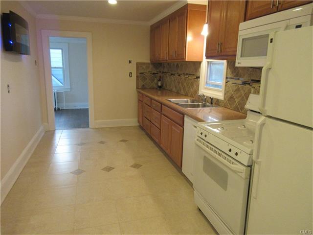 100 Highview Avenue, Stamford, CT 06907