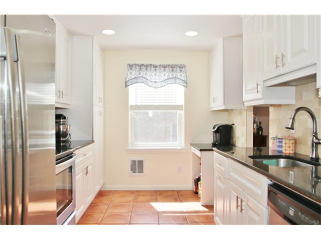 32 Weed Hill Avenue, Stamford, CT 06907